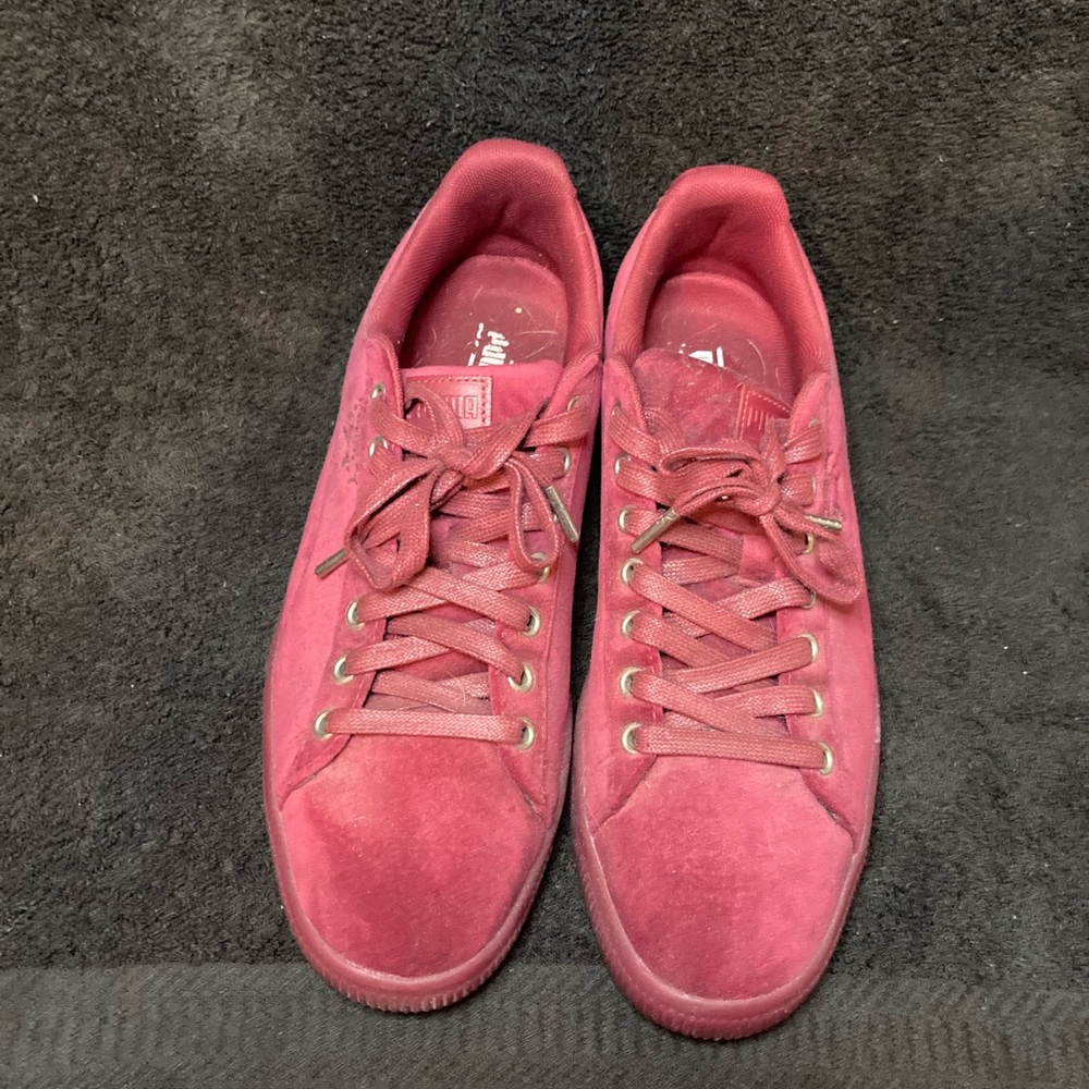 Negotiable puma clyde maroon velvet size 10 excellent condition worn 4 times
